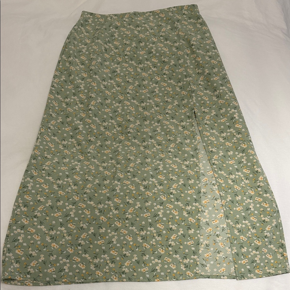 SPRING 🌱SHEIN Floral Maxi Skirt in Green, Lightweight